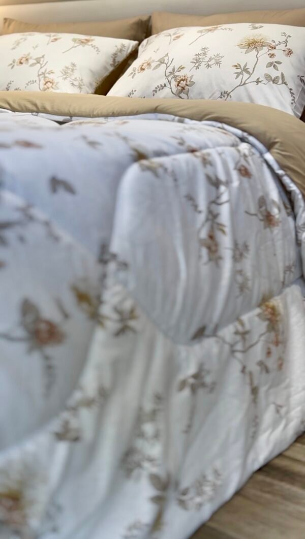Screenshot Couette 2 Places Florale Beige – Motif Fleurs Élégantes