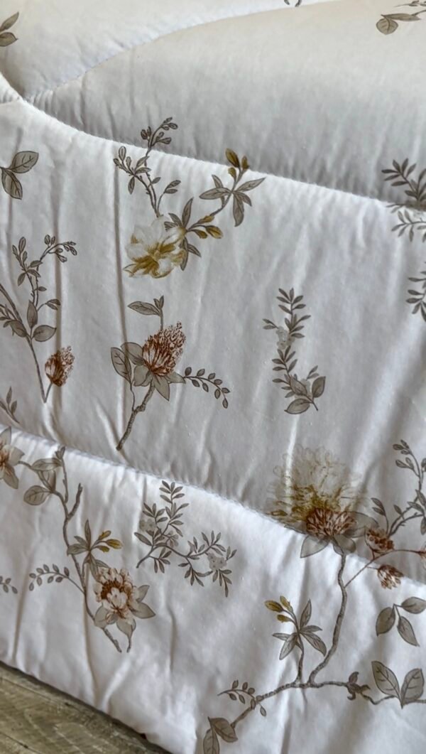 Screenshot Couette 2 Places Florale Beige – Motif Fleurs Élégantes