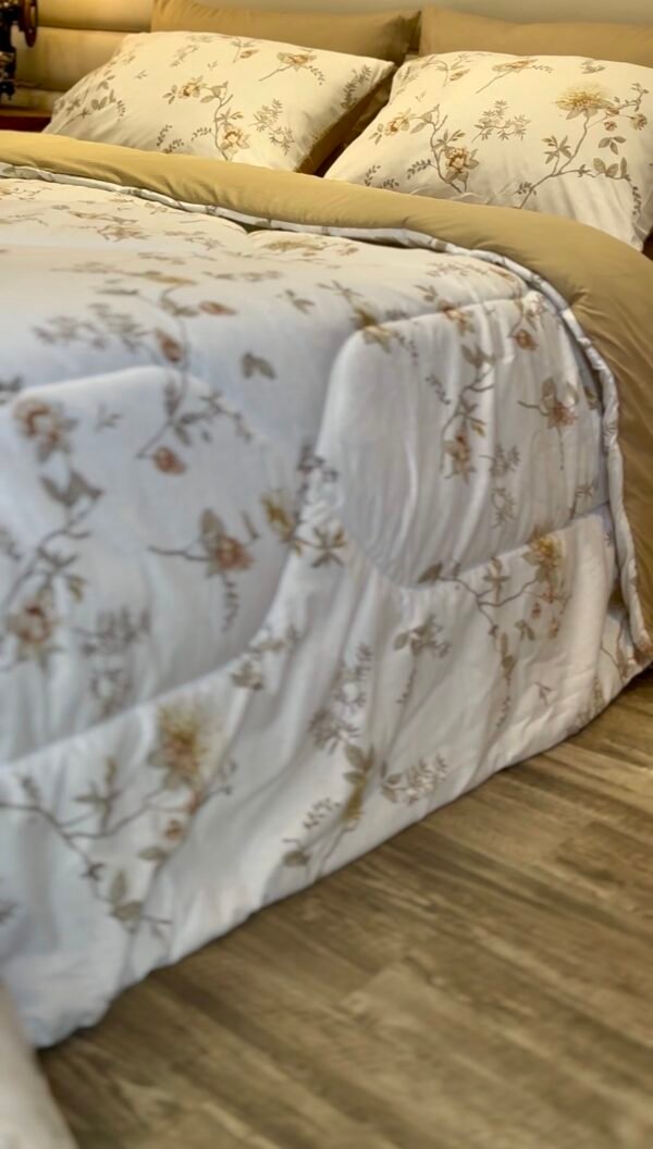 Screenshot Couette 2 Places Florale Beige – Motif Fleurs Élégantes