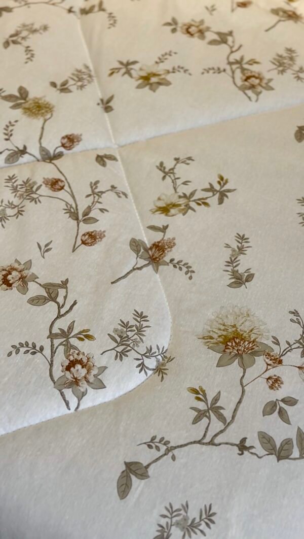 Screenshot Couette 2 Places Florale Beige – Motif Fleurs Élégantes