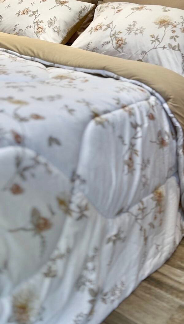 Screenshot Couette 2 Places Florale Beige – Motif Fleurs Élégantes