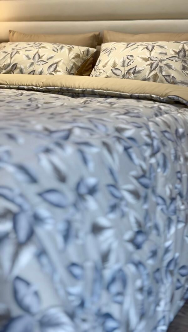 Screenshot Couette 2 Places Motif Feuilles Bleu Gris – Style Nature Chic