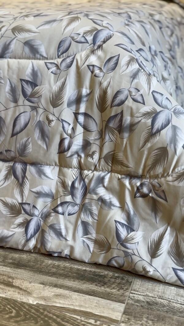 Screenshot Couette 2 Places Motif Feuilles Bleu Gris – Style Nature Chic