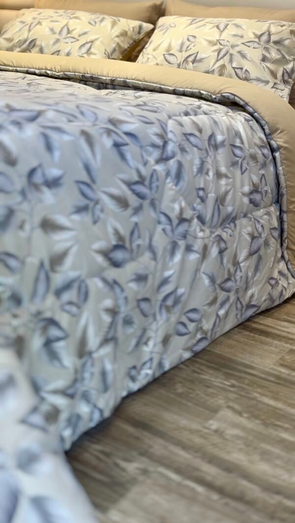 Screenshot Couette 2 Places Motif Feuilles Bleu Gris – Style Nature Chic