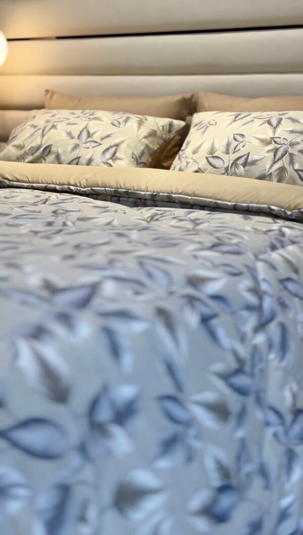 Screenshot Couette 2 Places Motif Feuilles Bleu Gris – Style Nature Chic