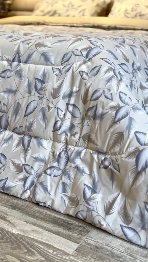 Screenshot Couette 2 Places Motif Feuilles Bleu Gris – Style Nature Chic
